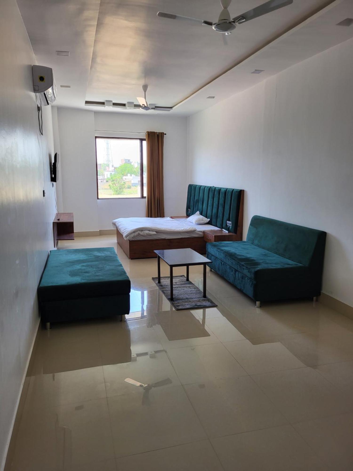 Mg Kitchen Banquet Hotel Kathua Exterior foto